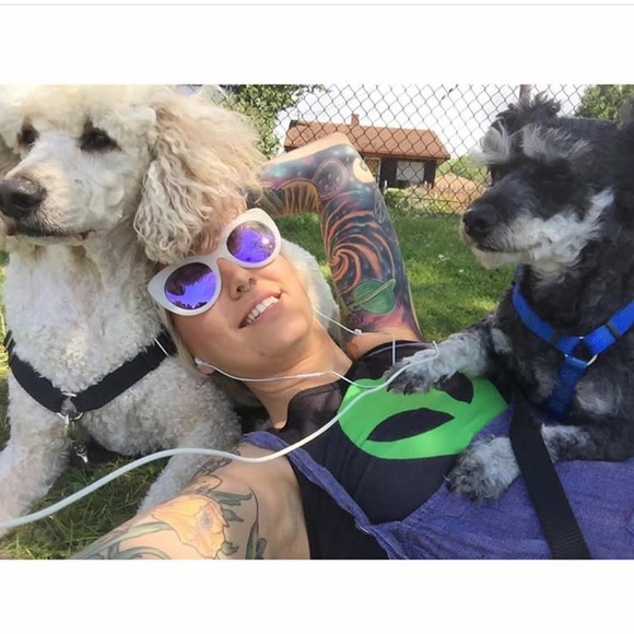 Welcome 💕🌈💋 - Picture 3 of 4